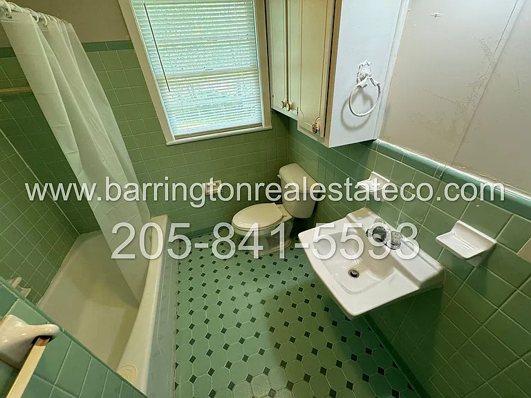 1237 Linwood St — Photo 5