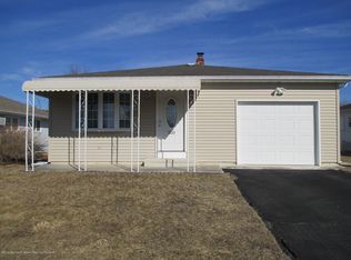 220 Charlotteville Dr N, Toms River, NJ