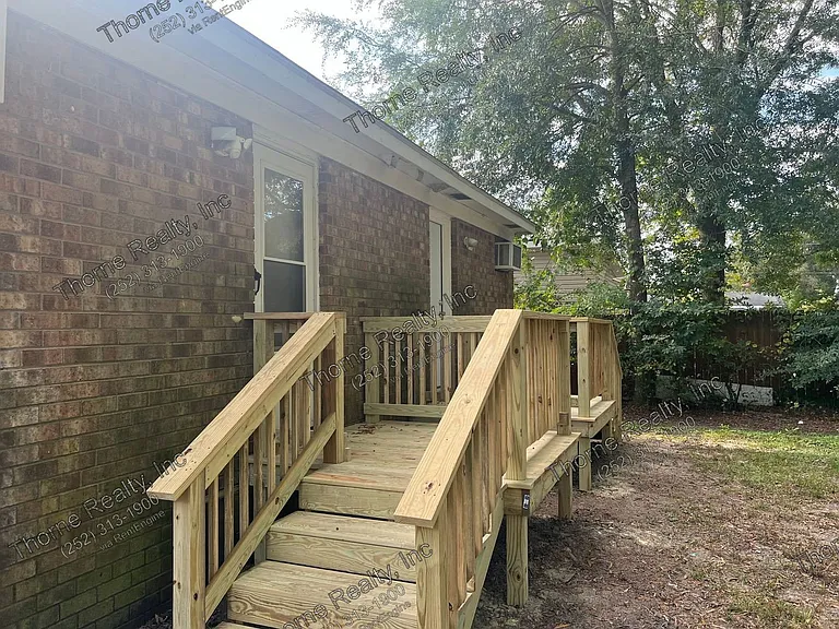 310 Myrtle Ave — Photo 2