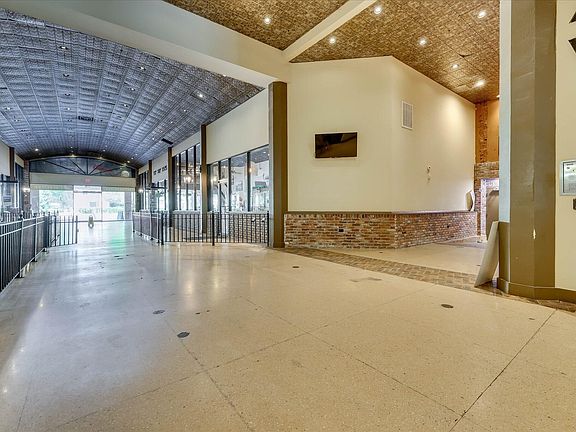 5th image of 936 Broad Street #404