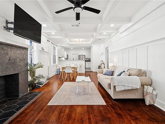 3rd image of 2033 Audubon St