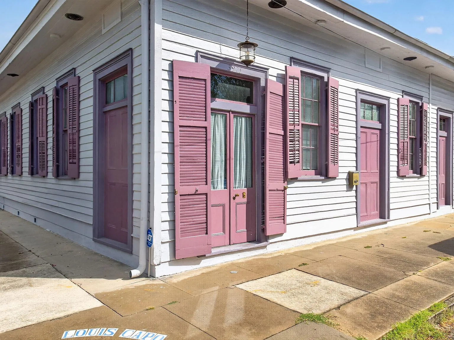 2 bed, 900 sqft, $2,150 — Photo 1