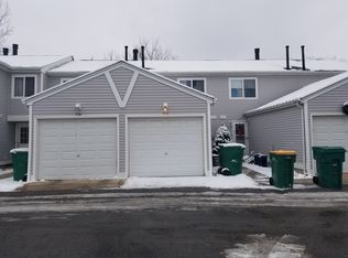 552 Meadow Green Ln, Round Lake Beach, IL