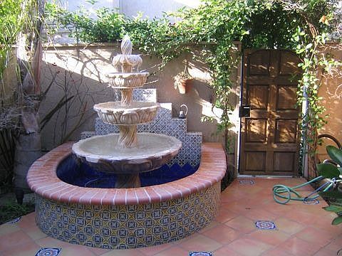 Mediterranean tiled front courtyardSacramento