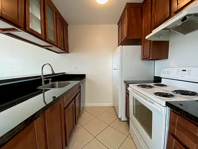Lake View Terrace — Photo 15