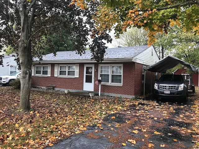 111 Trenton Pl photo 1