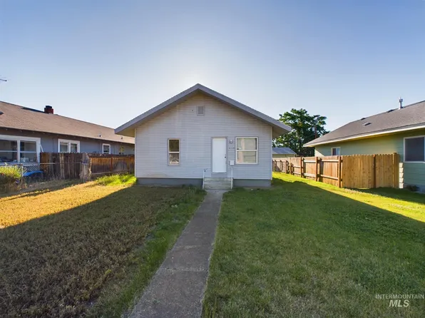 414 N Commercial Ave, Emmett, ID 83617