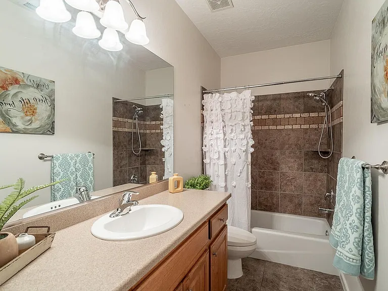 1788 S 140 W — Photo 29