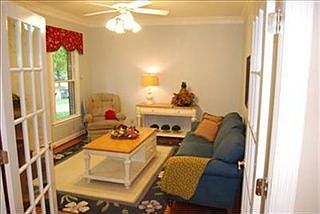 2nd image of 828 Glen Abbey Cir