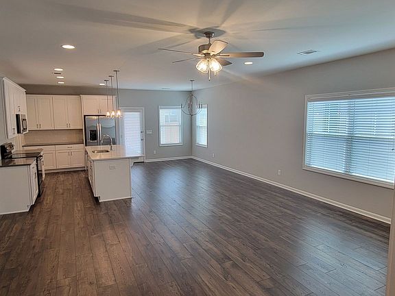 5th image of 857 Hedgefield Way