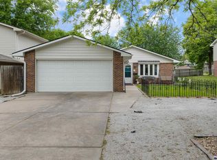 4325 S 40th St, Lincoln, NE 68516
