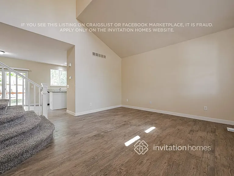 11027 Chesmore St — Photo 5