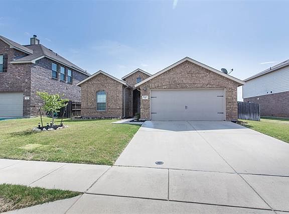 3rd image of 9444 Castlewood Dr