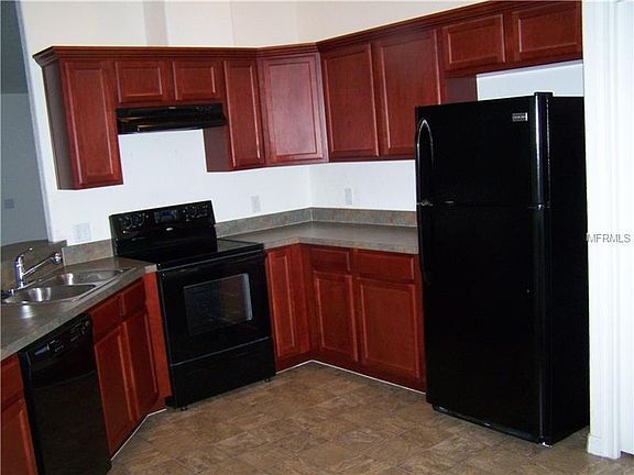 3rd image of 6975 Heatherbrook Dr