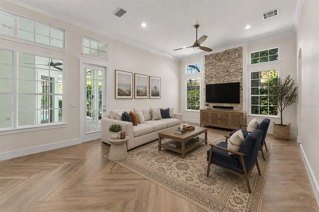 4 bed, 3.0 bath, 2578 sqft, $7,000 — Photo 4
