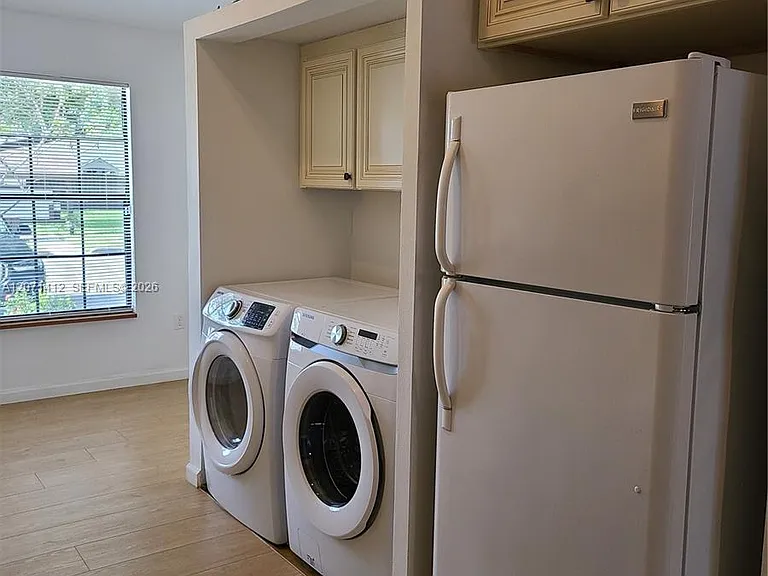10520 Buttonwood Ave #10520 — Photo 5