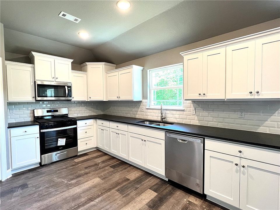 2nd image of 236 Presley Loop