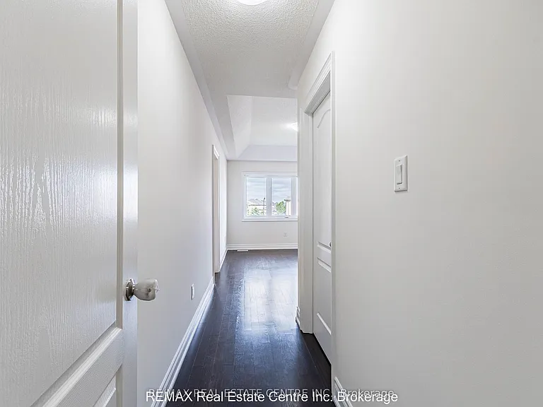 27 Lady Evelyn Cres — Photo 21