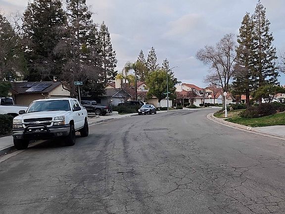 4th image of 1614 E Ryan Ln