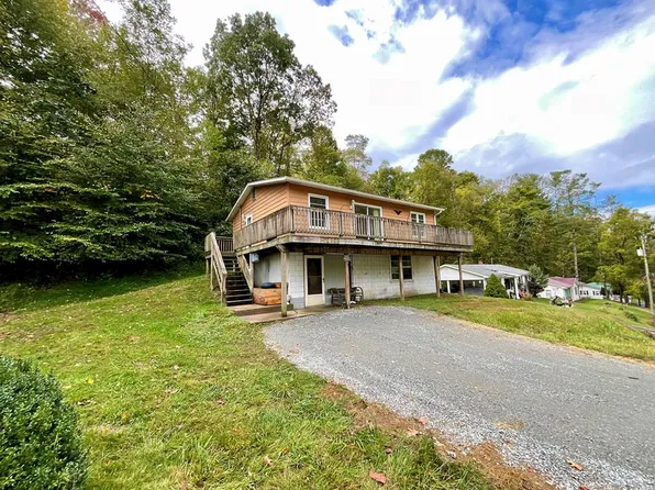 101 Spring St, Galax, VA 24333