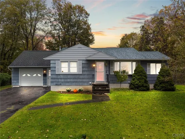 212 Dorothy St, Minoa, NY 13116