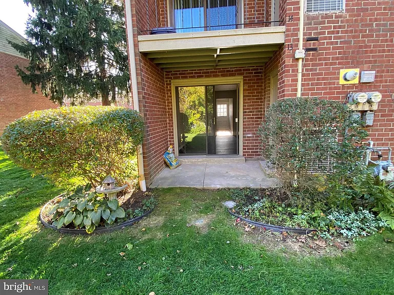 1155 York Rd — Photo 2