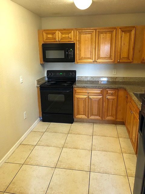 1st image of 3950 Versailles Dr