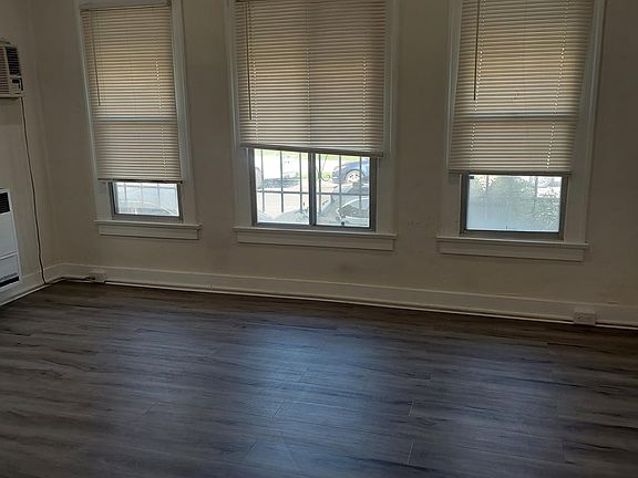 3rd image of 155 S Manhattan Pl #2