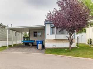 99 Arbour Lake Rd NW #69, Calgary, AB T3G4E4
