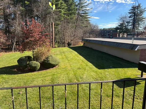 5 Knights Bridge Dr #201, Nashua, NH 03063