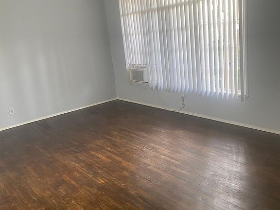 4th image of 4752 Kraft Ave