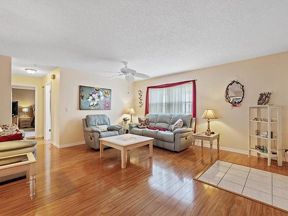 4th image of 8073 Brentwood Rd