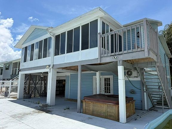 3rd image of 7637 Hatteras Dr