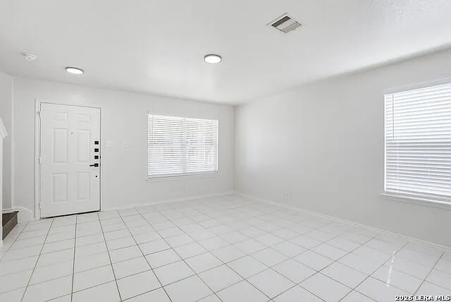 3 bed, 2.5 bath, 1446 sqft, $1,695 — Photo 4