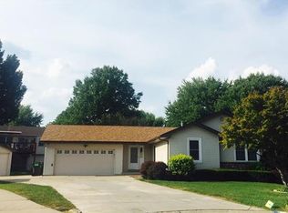 5 Overland Trail Ct, Saint Charles, MO 63304