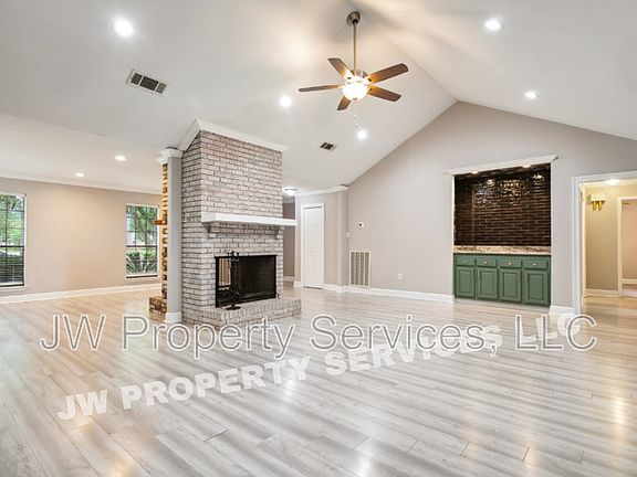 3rd image of 1476 Saint Christopher St