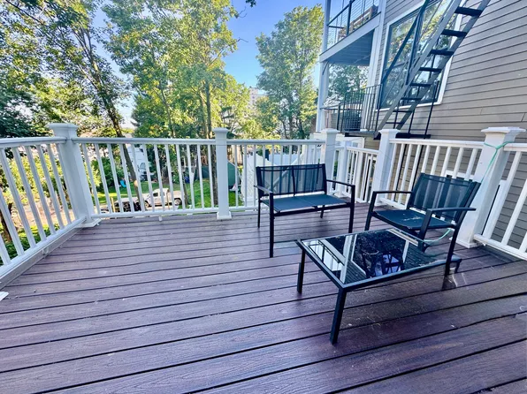 429 E 6th St, South Boston, MA 02127