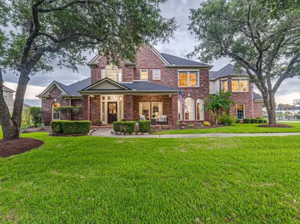511 Royal Lakes Blvd, Richmond, TX 77469