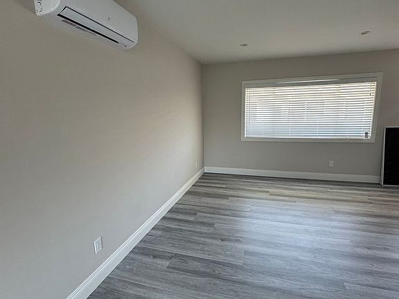 5th image of 1605 W Shorb St #1605D