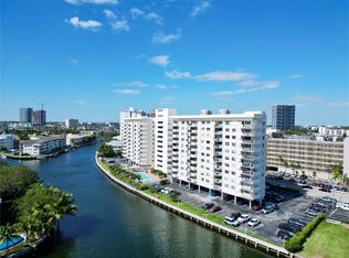 401 Golden Isles Dr APT 302, Hallandale, FL