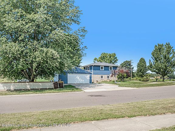 3rd image of 849 Eugenia Dr
