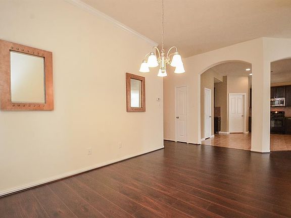 2nd image of 2826 Lakecrest River Dr