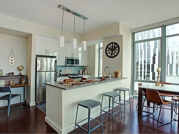 4th image of 81 Fleet Pl APT 11A