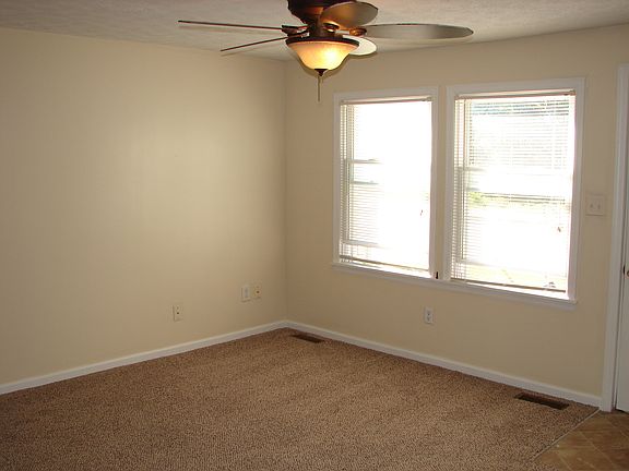 5th image of 429 E Michigan St