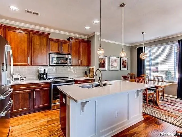 3 bed, 2.5 bath, 1798 sqft, $2,975 — Photo 4