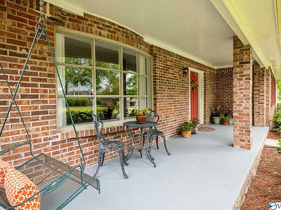 5th image of 1204 Teenajo Dr SE