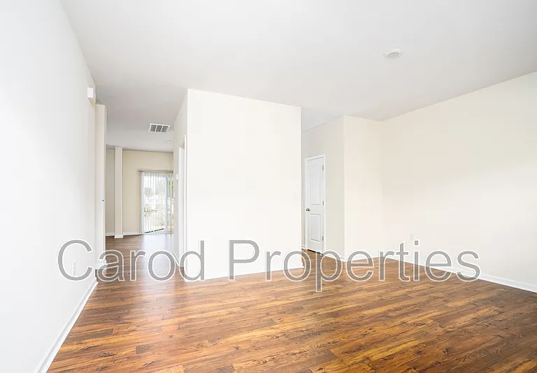 5015 Concho Rd — Photo 3