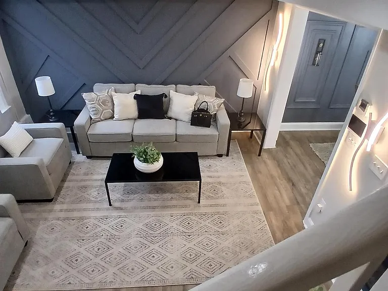 3323 Elmley Ave — Photo 1