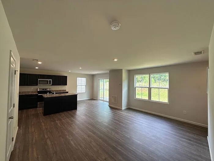 4208 Bowline Dr — Photo 2