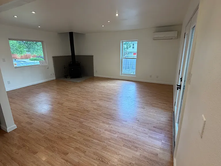 780 Excalibur St — Photo 12